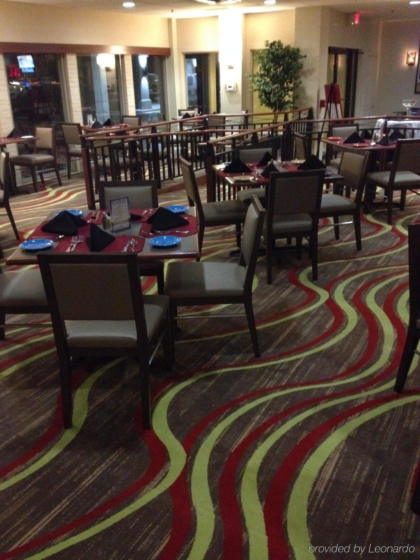 Radisson Rochester Airport Экстерьер фото