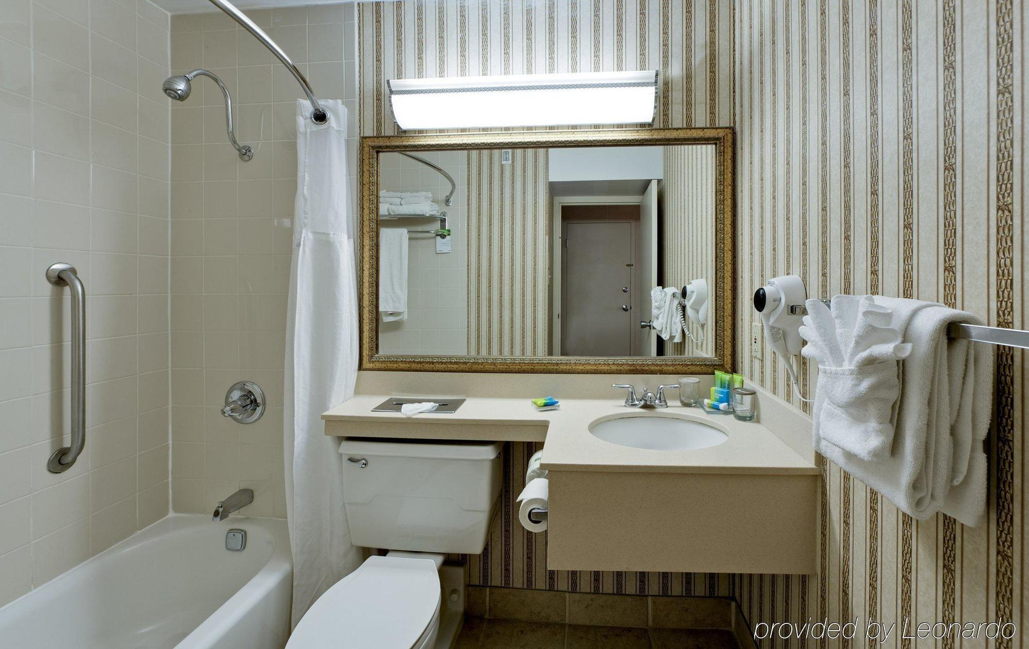 Radisson Rochester Airport Номер фото