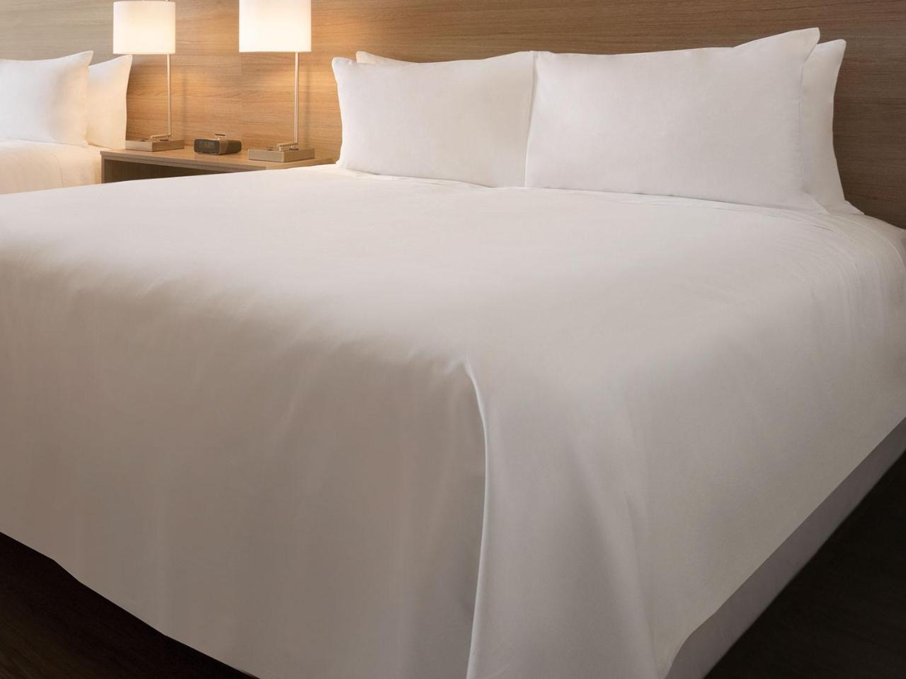Radisson Rochester Airport Экстерьер фото